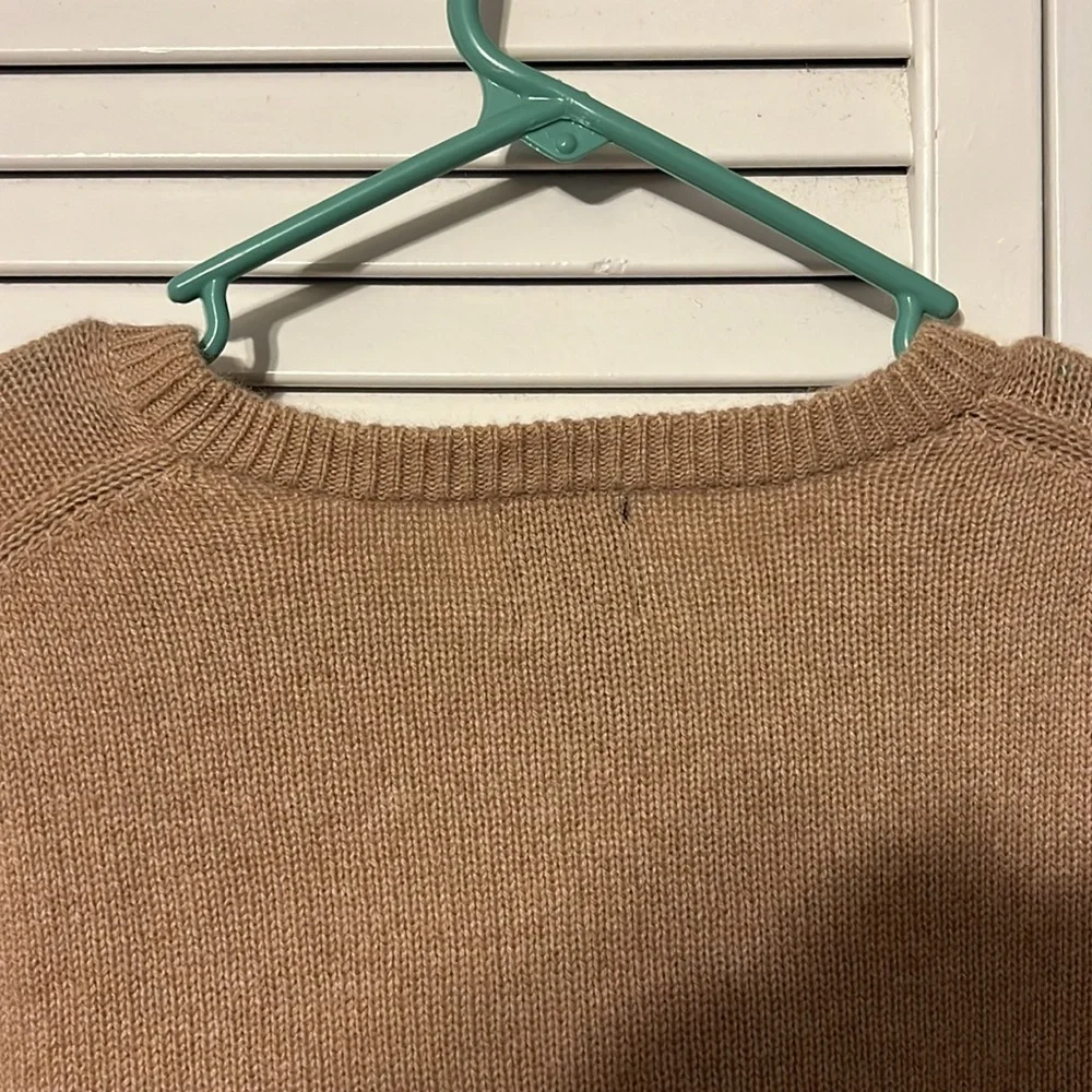 100% Cashmere tan Sweater Size Large